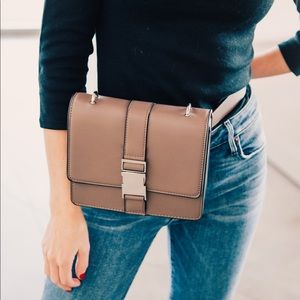 Convertible waist purse